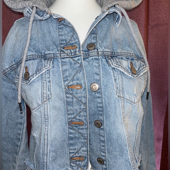 Aeropostale Crop Hooded Jean Jacket Women’s Size XS - Picture 2 of 7